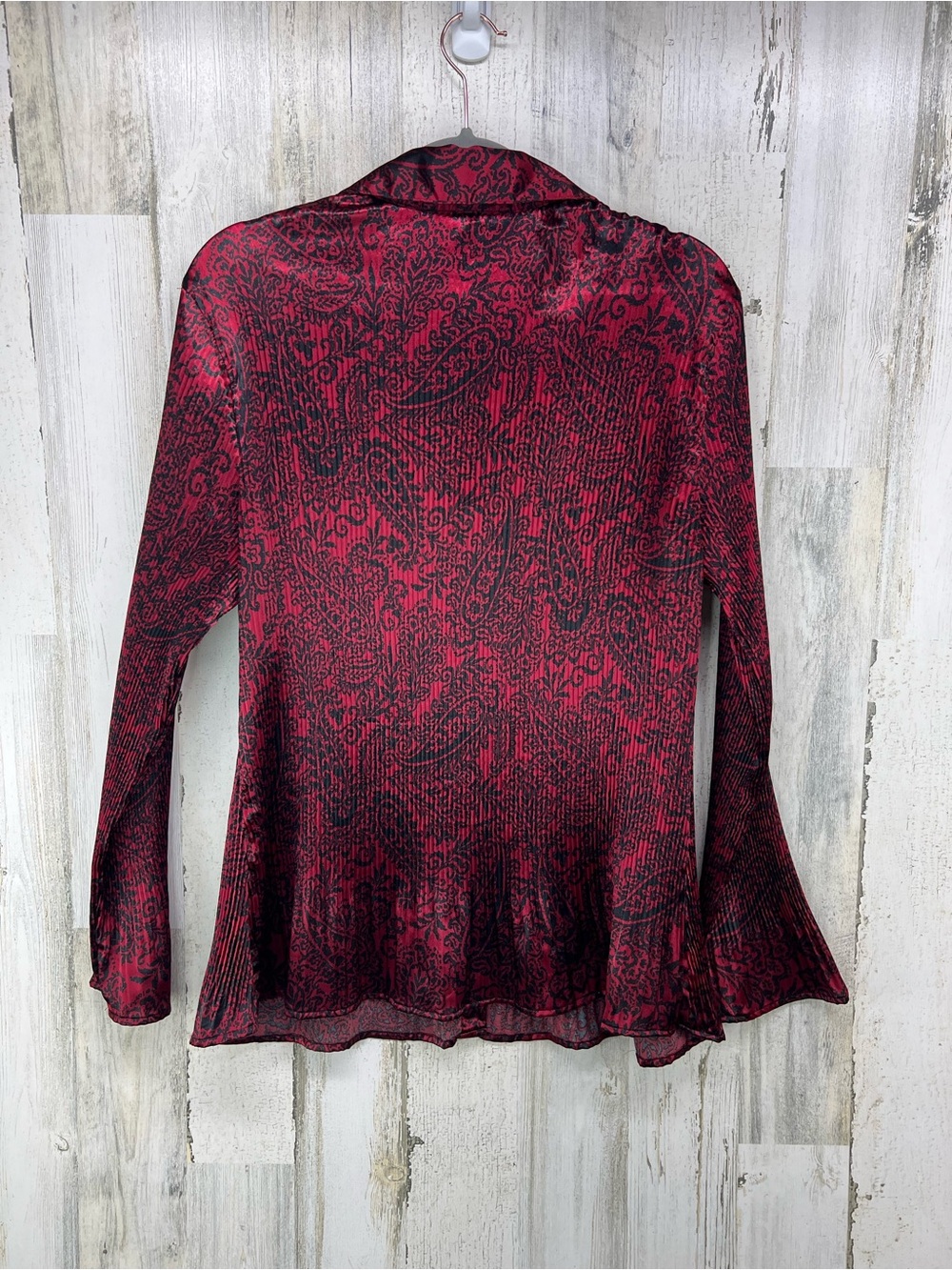 Fred David Woman Stretch Plisse Pleated Button Down Blouse Red Black Paisley 1X - Picture 4 of 6